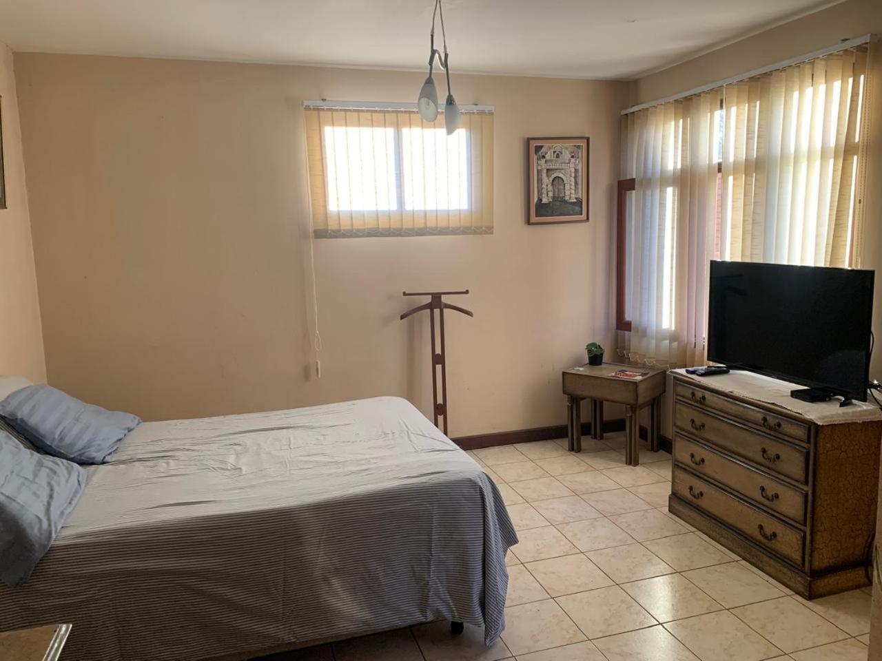 Apartamento Con Jardin Cochabamba Exterior photo